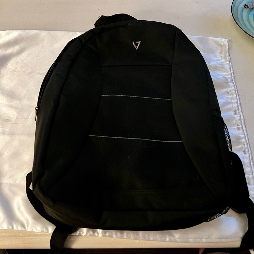 V7 Seven Black Unisex 15.6 Laptop Sleeve Backpack Work, School (Offers Welcome!)